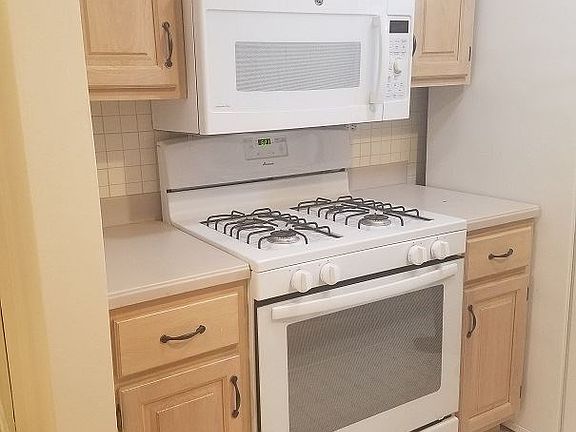 3rd image of 1912 Prairie Sq APT 25