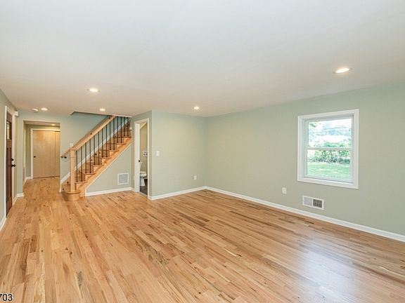 5th image of 77 River Rd