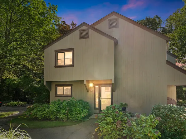 8 Willow Lane #8, Avon, CT 06001