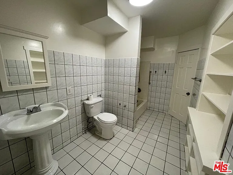 708 W Vernon Ave — Photo 11
