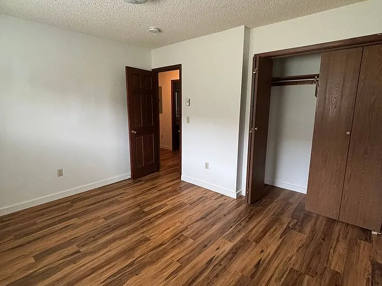 16 Hoffman Dr #1-4 — Photo 19