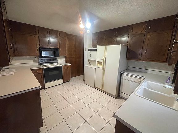 5th image of 206 Plum St