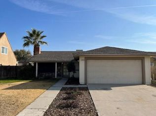 3043 Sylmar Ave, Clovis, CA 93612