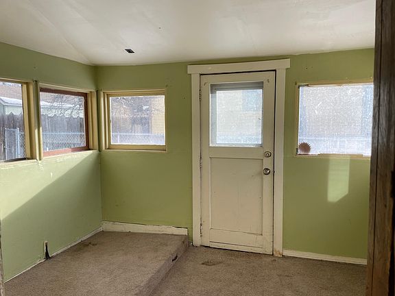 2nd image of 926 Stoddard St