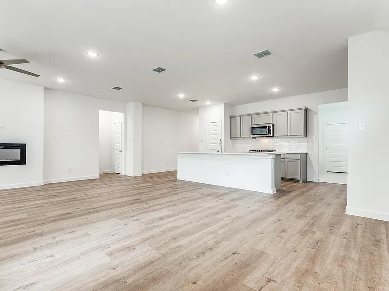 4923 Bellhurst Dr — Photo 10