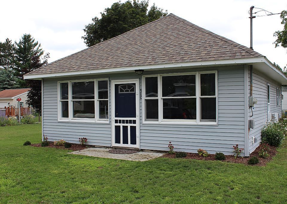 900 Chestnut St, Cadillac, MI 49601 Zillow