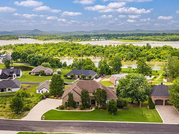 3rd image of 89 River Road Dr W