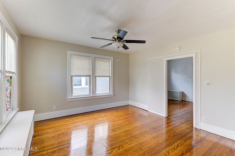 5th image of 113 Eileen Street