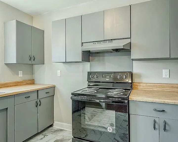 636 N Moore Rd — Photo 5