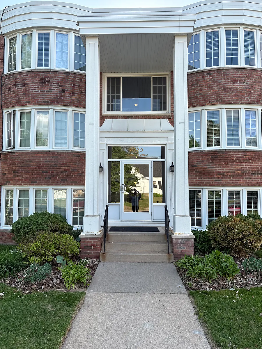 Building Photo - 3030 Lynn Ave #15