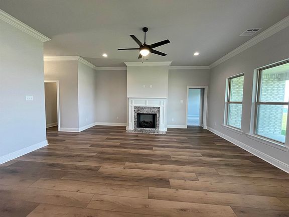 2nd image of 3357 Lake Crest Dr