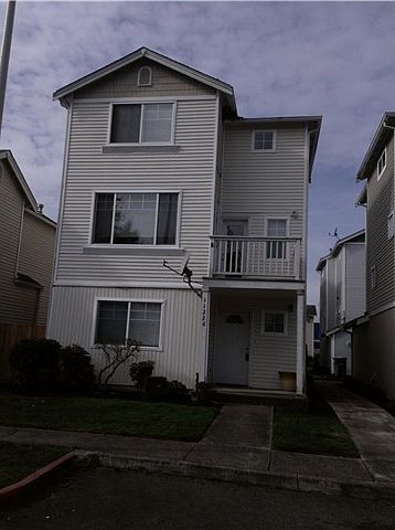 1st image of 11226 3rd Avenue Ct E