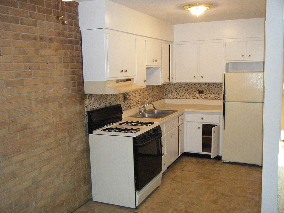 2nd image of 332 Pennsylvania Ave APT 14