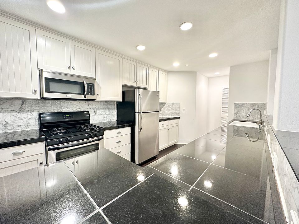 1st image of 11611 Montana Ave APT 204