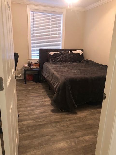 1st image of 839 W Cornelia Ave #3A