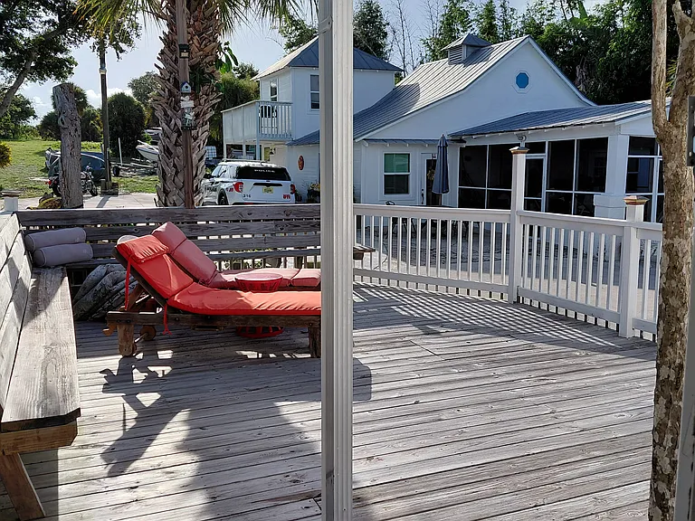 11107 S Indian River Dr — Photo 2
