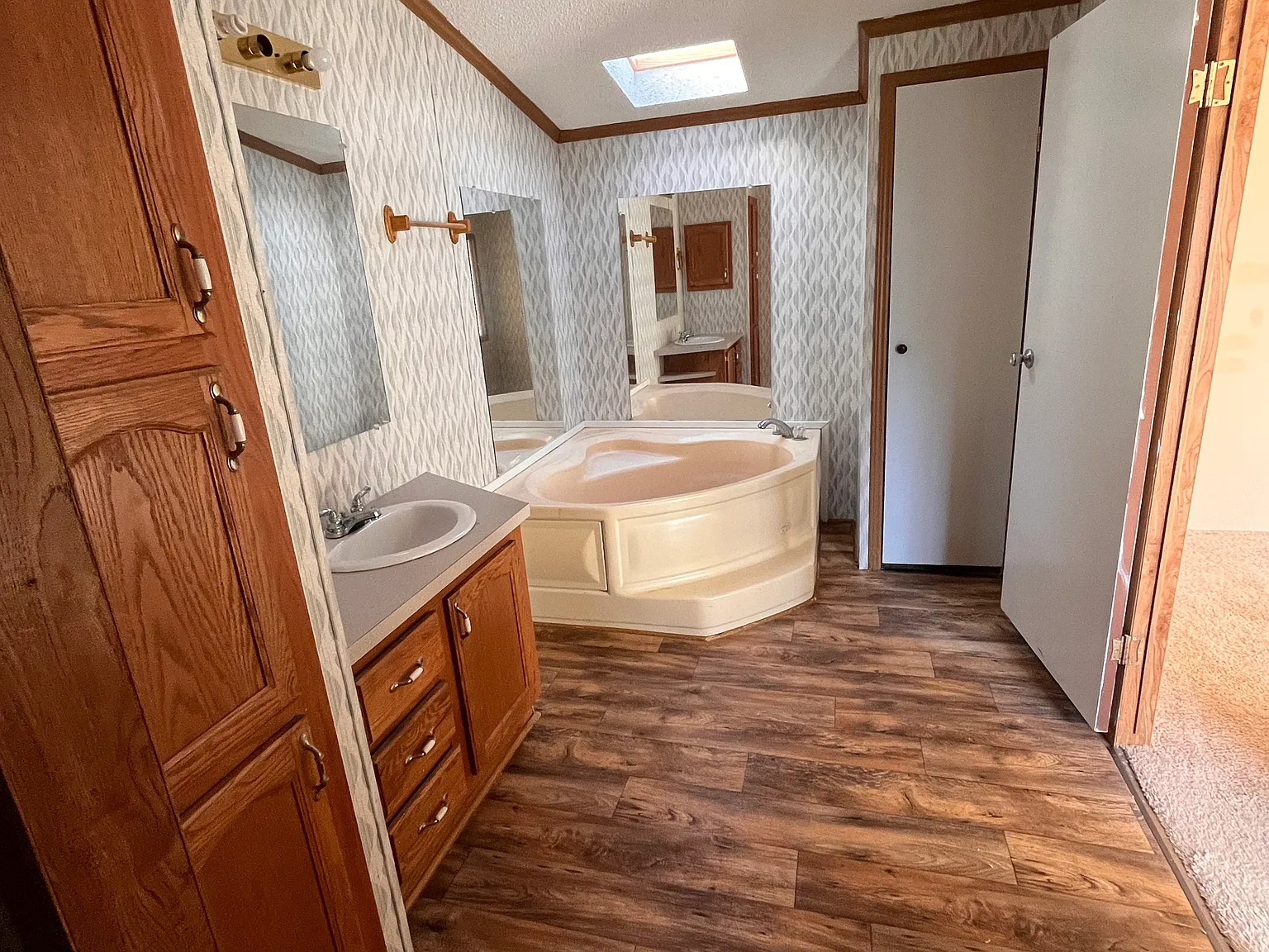3 bed, $1,200 — Photo 3