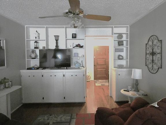 5th image of 218 Kessler Ln