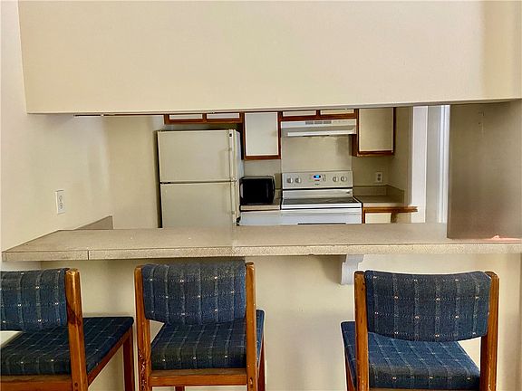 5th image of 220 Elm St APT 334