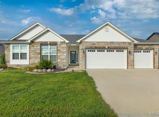 266 Smola Woods Ct, Glen Carbon, IL 62034