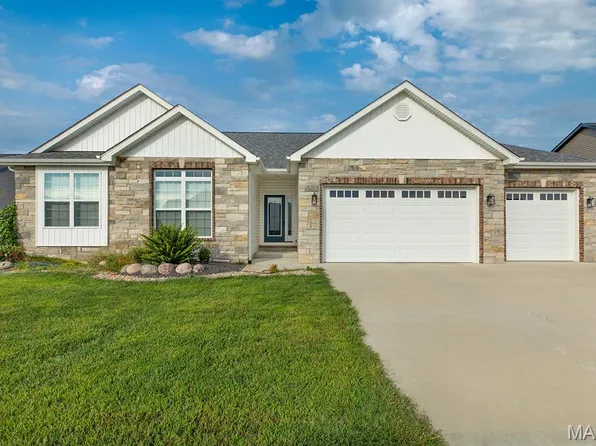 266 Smola Woods Ct, Glen Carbon, IL 62034