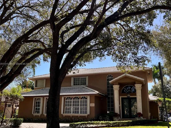 8390 NW 166th Ter, Miami Lakes, FL 33016