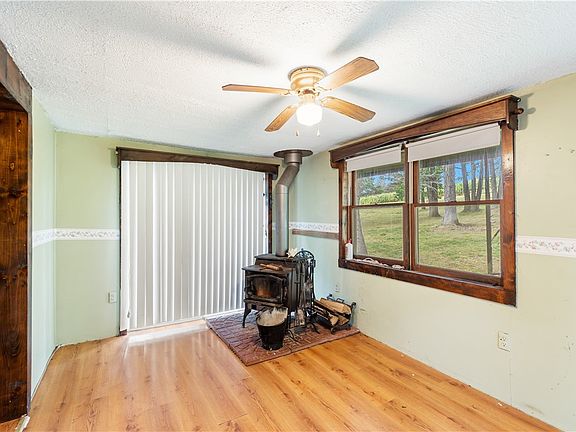 3rd image of 6676 Kelleman Rd