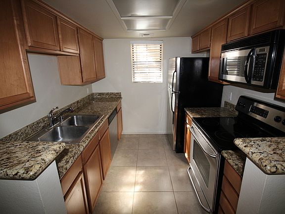 4th image of 12059 Alta Carmel Ct