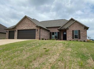 223 Strawberry Ridge Dr, Medina, TN 38355