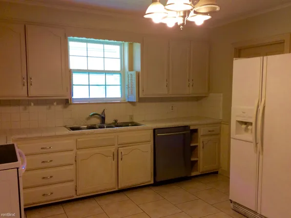 1908 N Bdwy, Shawnee, OK 74804
