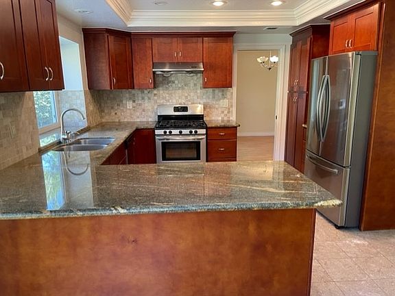 2nd image of 26012 Anacapa St
