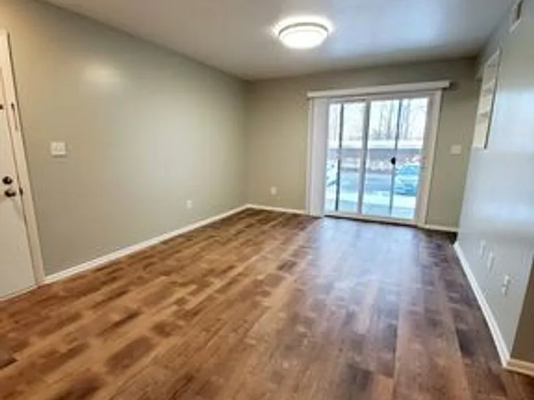 Sugarbush Apartments — Photo 81