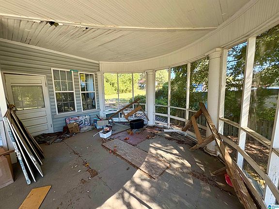 4th image of 620 Main St