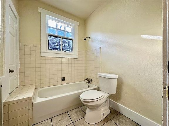 5th image of 3249 Belfort St #3249