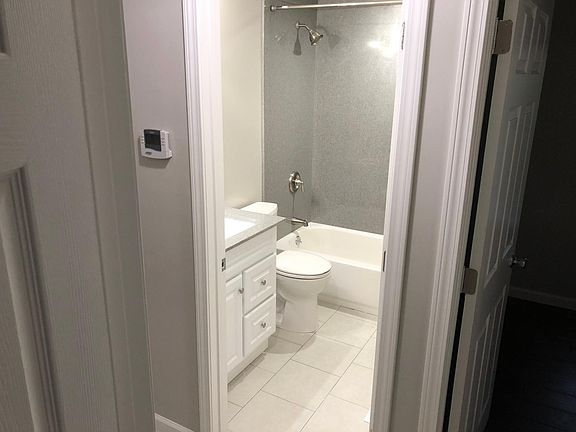 3rd image of 410 Harding Ave