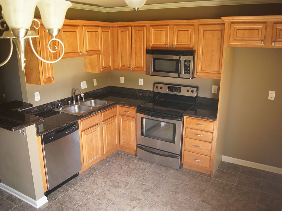 1st image of 49 Willow Lake Dr