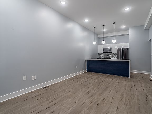 4th image of 3625 Spring Garden St #1