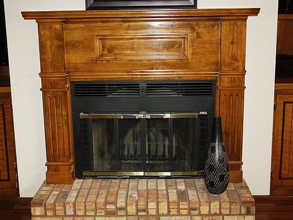 2nd image of 1818 Memorial Dr APT 15