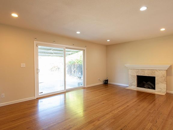 3rd image of 1671 Longspur Ave