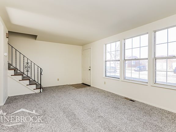 4th image of 7581 Mount Hood Dr