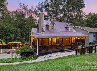 28 Grove Garden Ave, Candler, NC 28715
