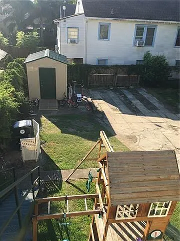 129 N Alexander St — Photo 34