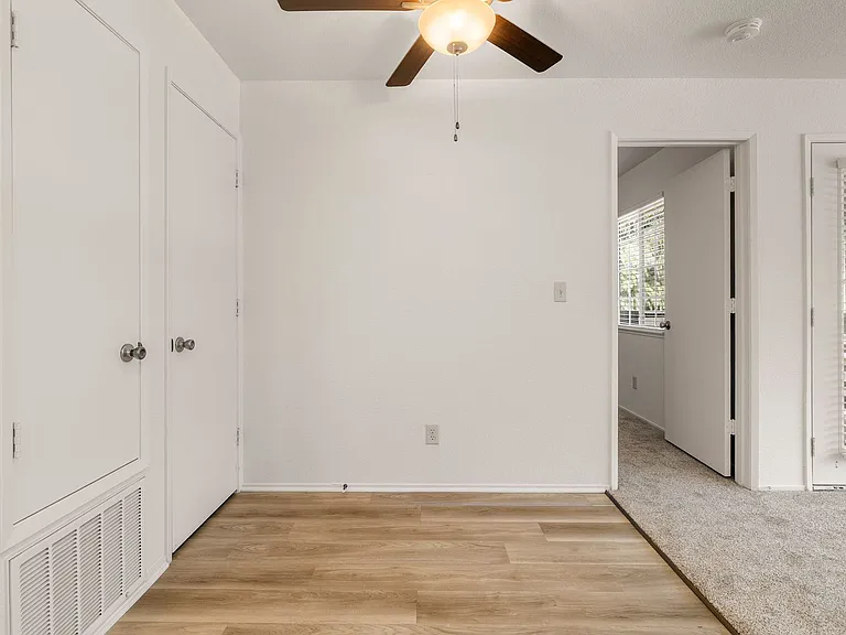 Amanda Place Apartments — Photo 73