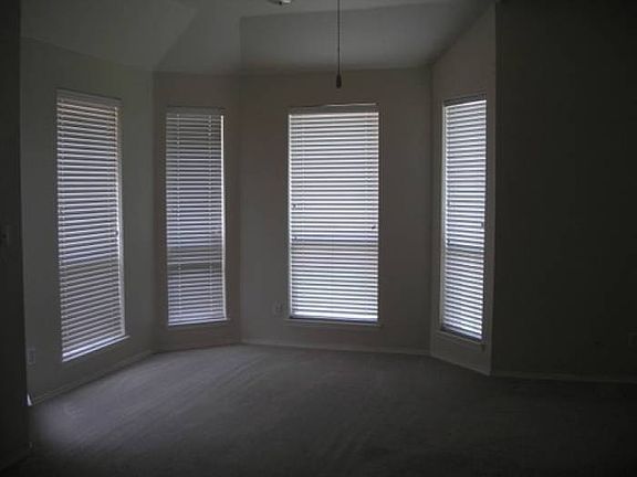 1512 Gaines Ct Master Bed