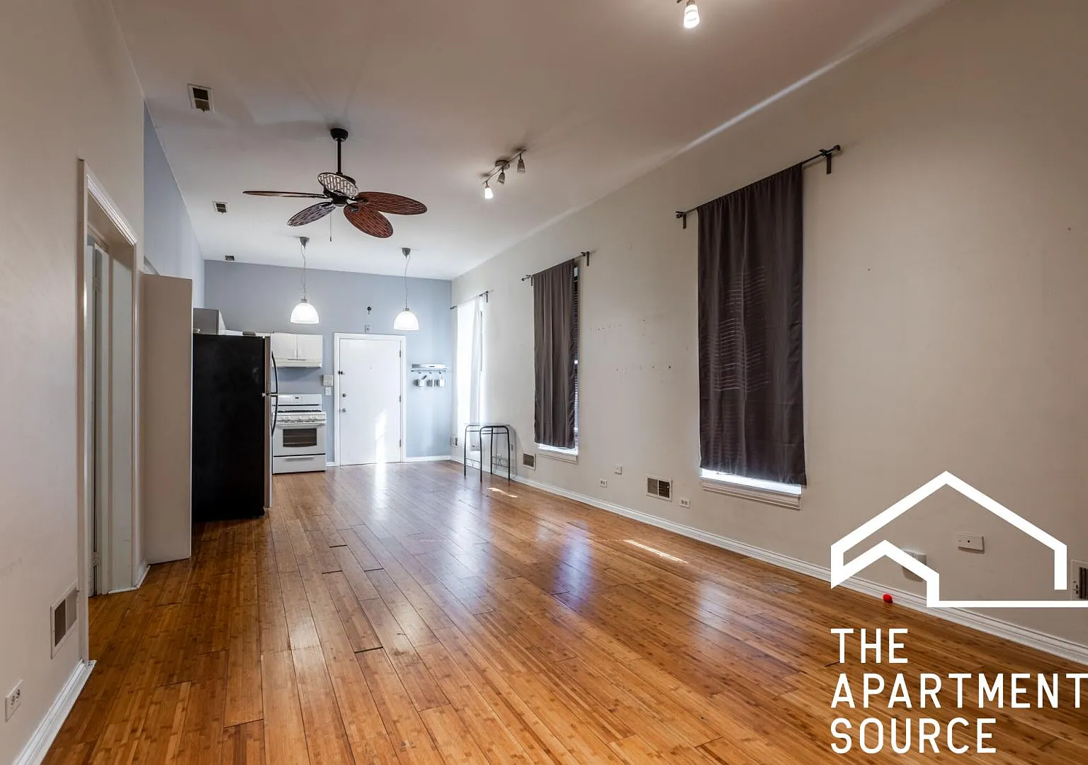 646 N Damen Ave — Photo 4