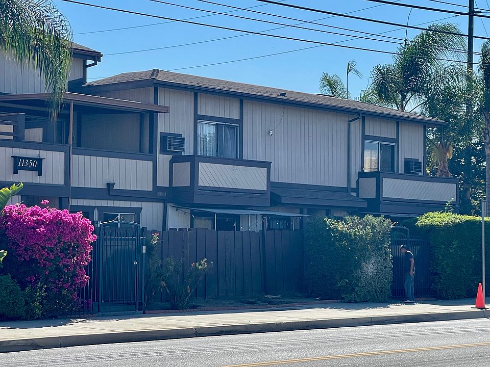 1st image of 11350 Oxnard St APT 4