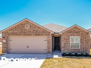 305 Silvercrest Ln, Jarrell, TX 76537