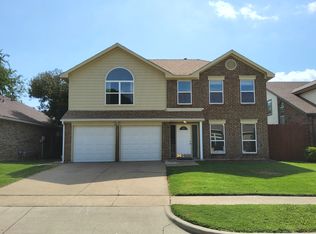 4672 Heatherbrook Ln, Grand Prairie, TX 75052