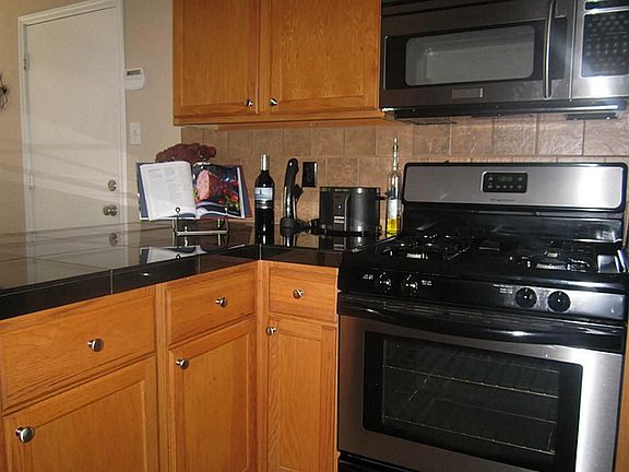 5th image of 915 Chase Park Dr