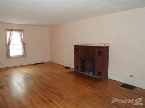 4th image of 18 Beaver St